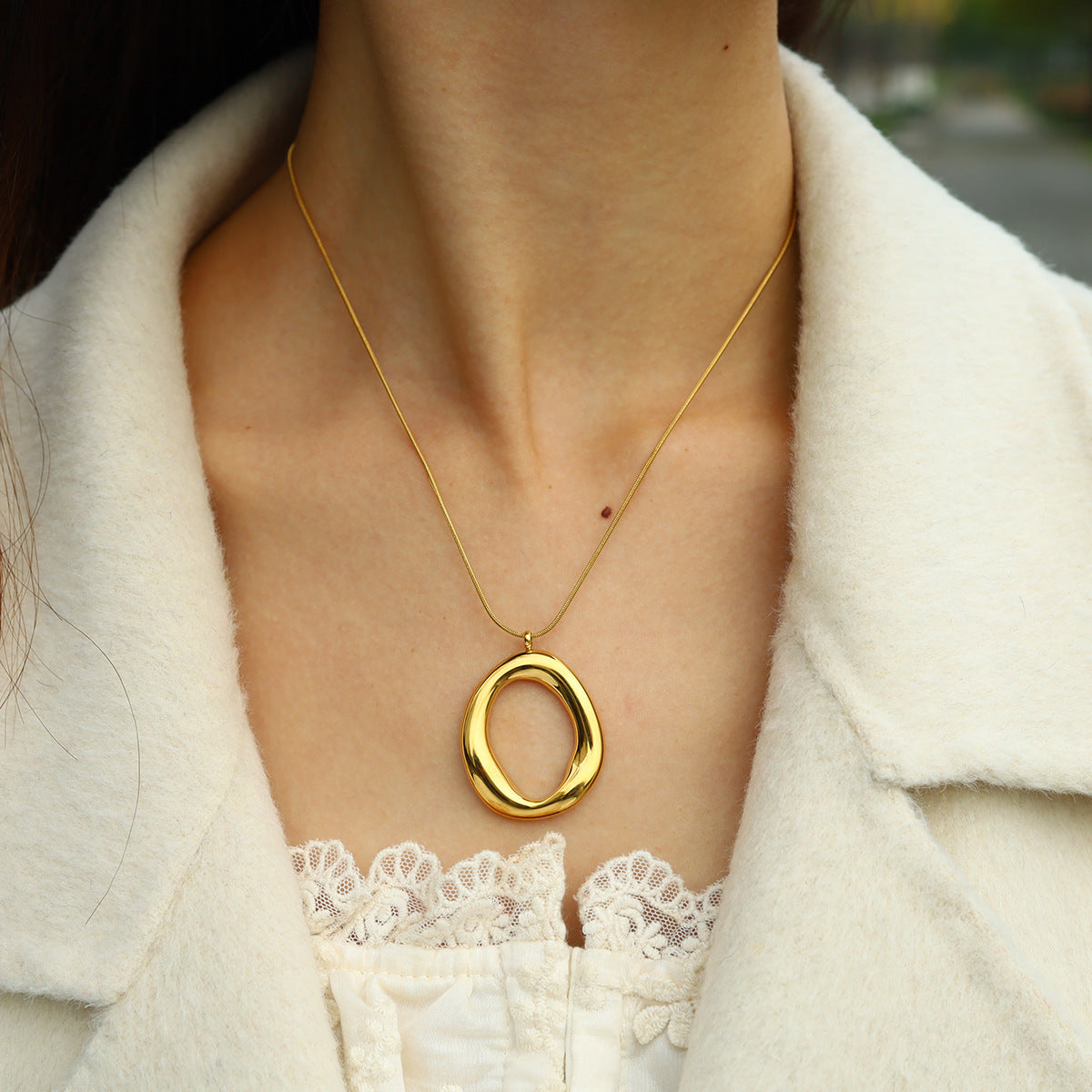 Stainless Steel 18K Gold Plating Simple Glossy O-type Ring Pendant Necklace