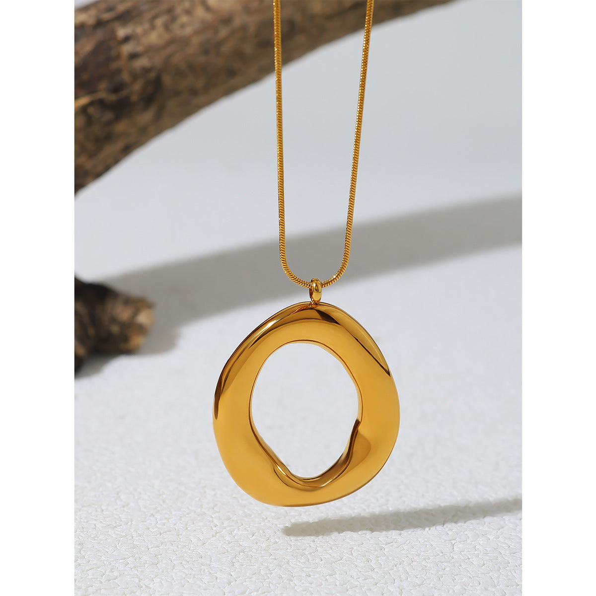 Stainless Steel 18K Gold Plating Simple Glossy O-type Ring Pendant Necklace