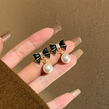 Women's Niche Black Bow Pearl Stud Earrings