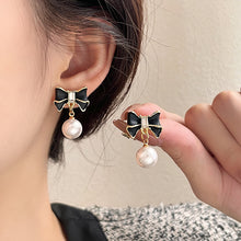 Women's Niche Black Bow Pearl Stud Earrings