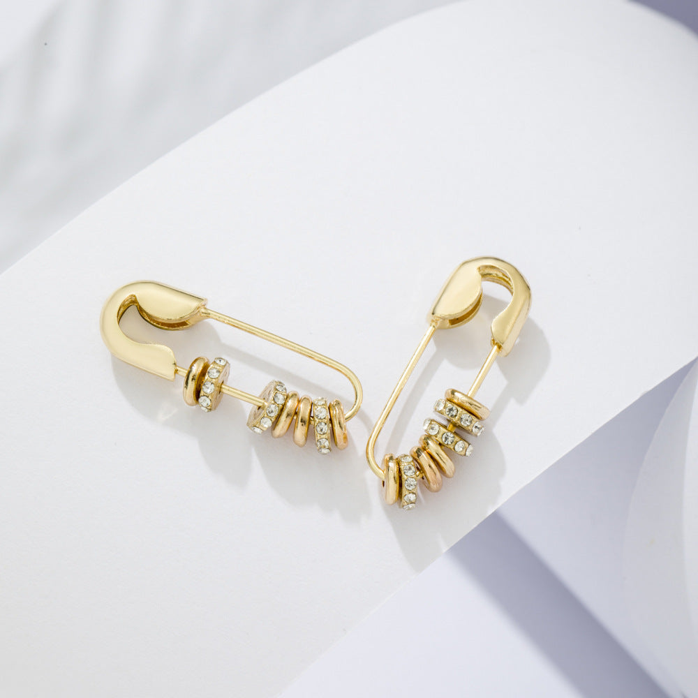 Personalized Design Pin-shaped Circle Diamond Stud Earrings